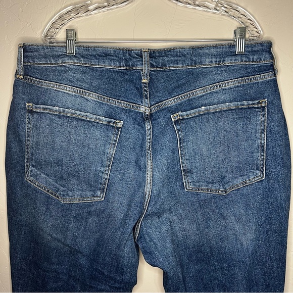 NWT Old‎ Navy Saylor High-Rise Curvy OV Straight Distressed Raw Hem Denim Jeans - Picture 9 of 10